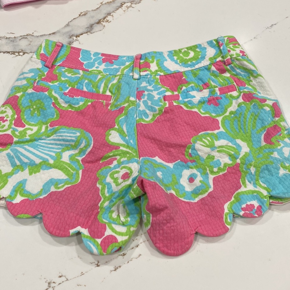 Lilly Pulitzer Buttercup shorts - Picture 2 of 3